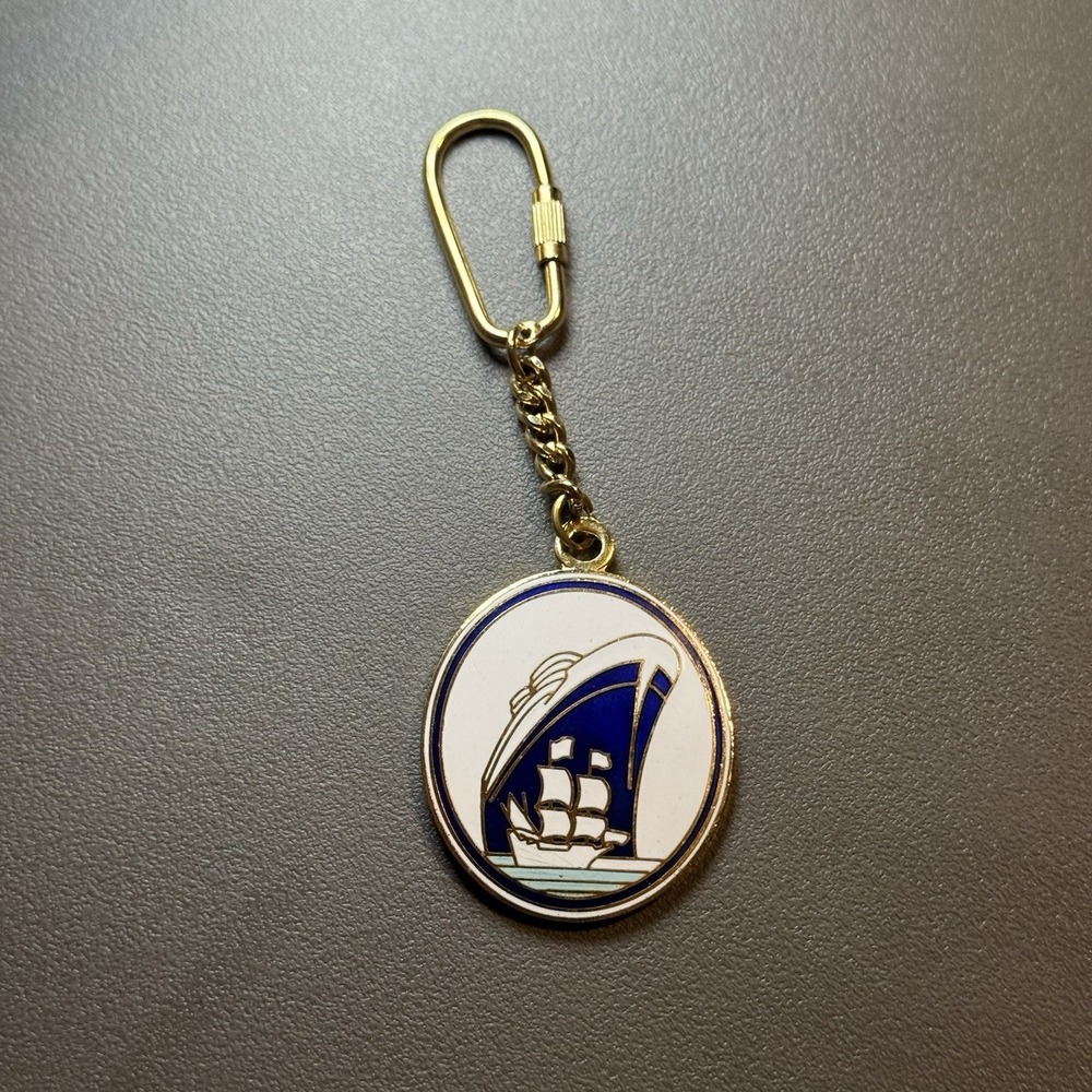 HOLLAND AMERICA LINE CRUISE SHIP METAL KEYCHAIN FOB
